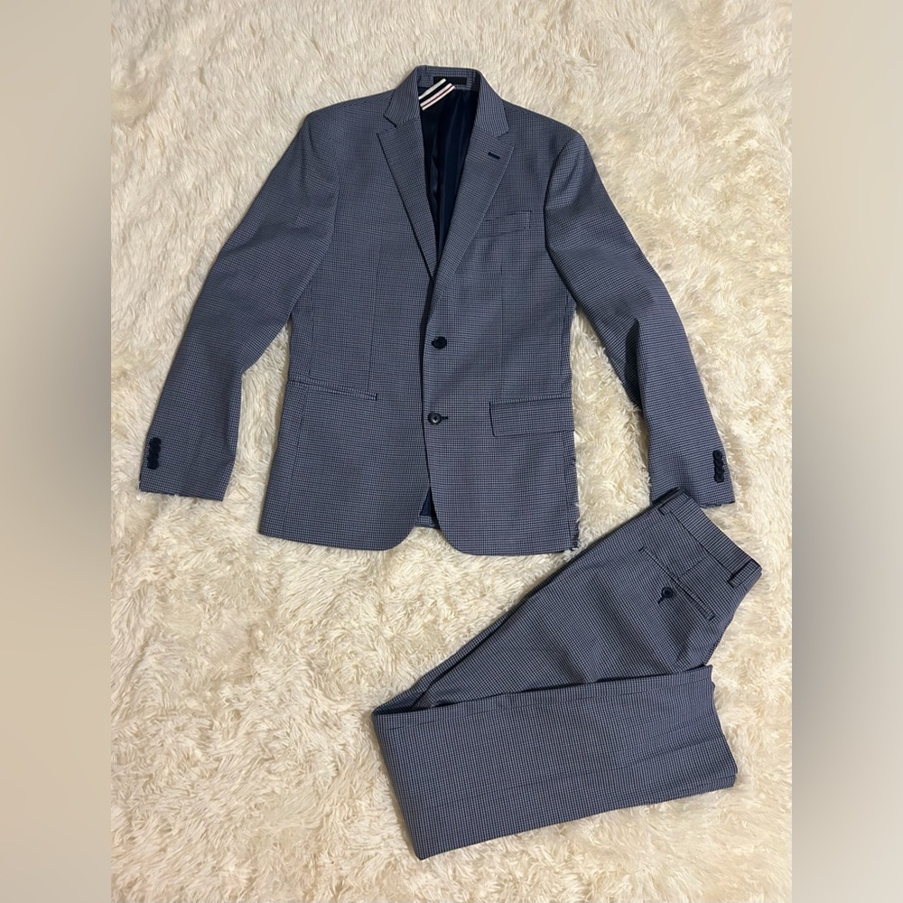 Men's 36S Navy checkered suit